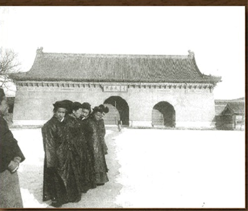 qgdj.jpg (44909 bytes)